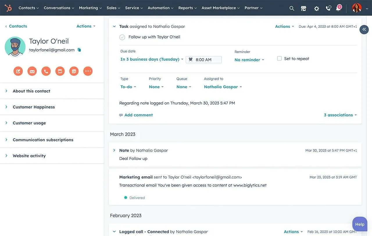 El panel de control de HubSpot CRM de Brian Halligan ilustra el concepto de Pipedrive frente a HubSpot para la mejor gestión de las relaciones con los clientes.