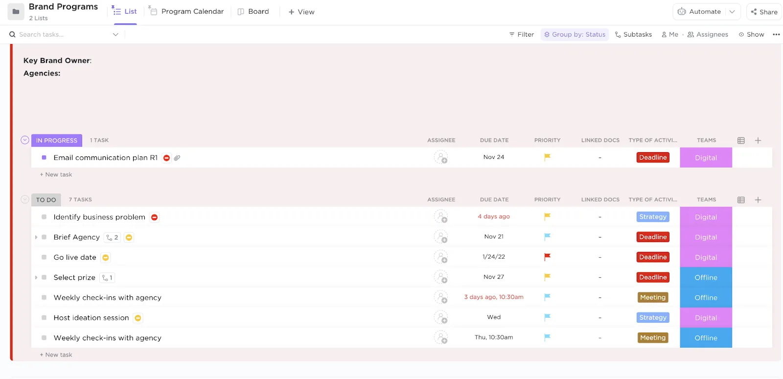 Supervisez efficacement la gestion de votre marque grâce au modèle de gestion de marque ClickUp, qui synchronise toutes les directives, les validations et les mises à jour.