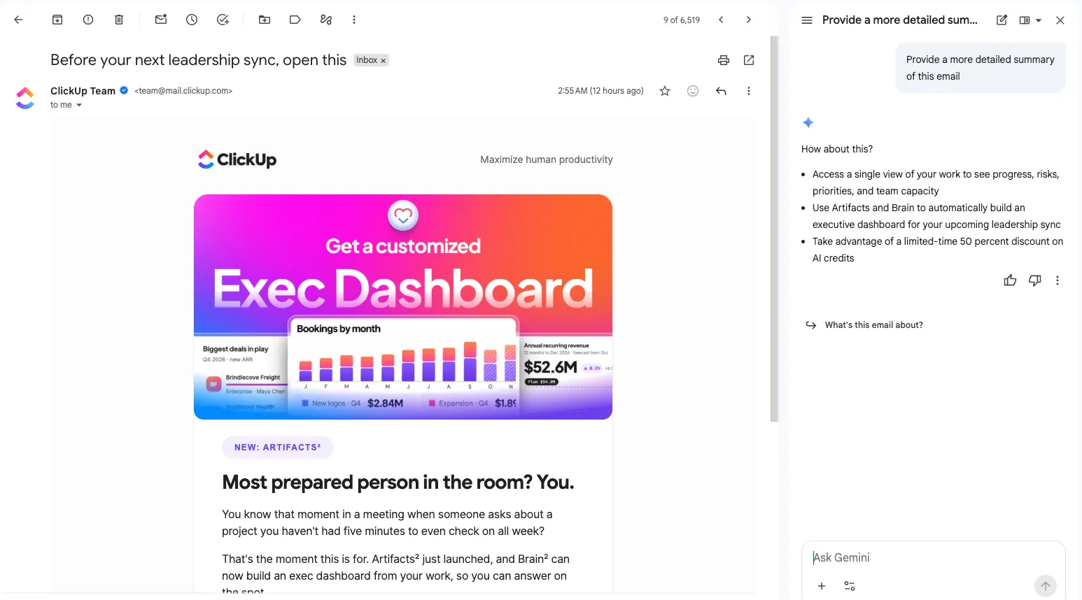 Gmail zeigt eine E-Mail mit dem ClickUp-Executive-Dashboard neben der Seitenleiste von Gemini an, wo eine Anfrage nach einer detaillierten Zusammenfassung drei Stichpunkte zum Dashboard, zu KI-Features und zu einer Aktion liefert.