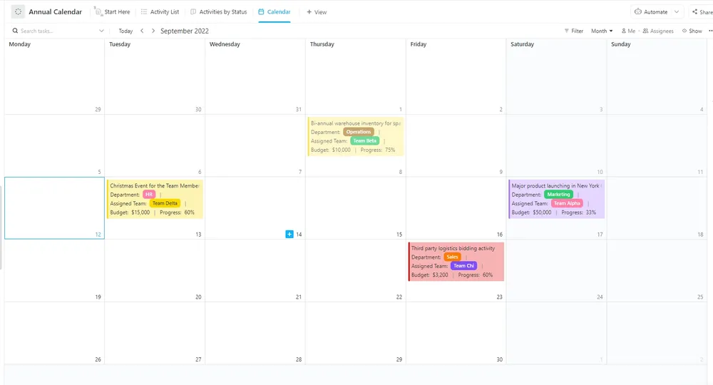 Planifica tus metas para todo el año con la plantilla de calendario anual de ClickUp.