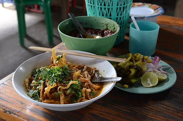khao soi em chiang mai, tailândia