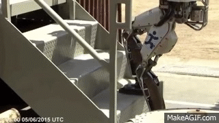 robot ngã về phía sau