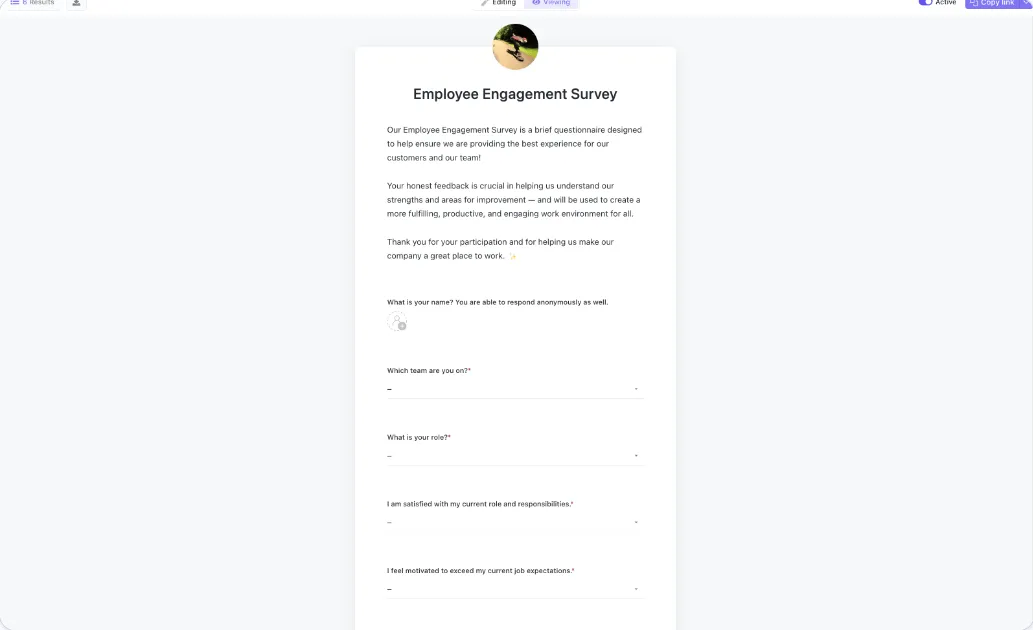 Modello di feedback dei dipendenti di ClickUp