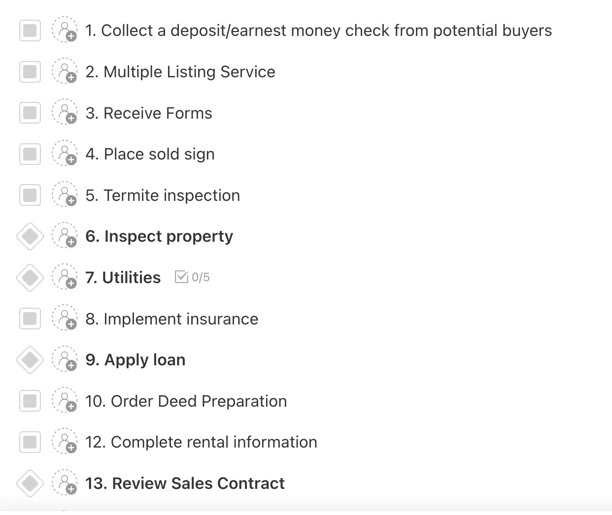 Modèles Notion esthétiques : rationalisez les transactions immobilières et effectuez le suivi de tous les documents avec facilité grâce au modèle ClickUp Real Estate Closing Template.