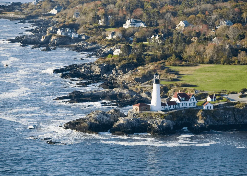 Le phare de Portland Head et le littoral