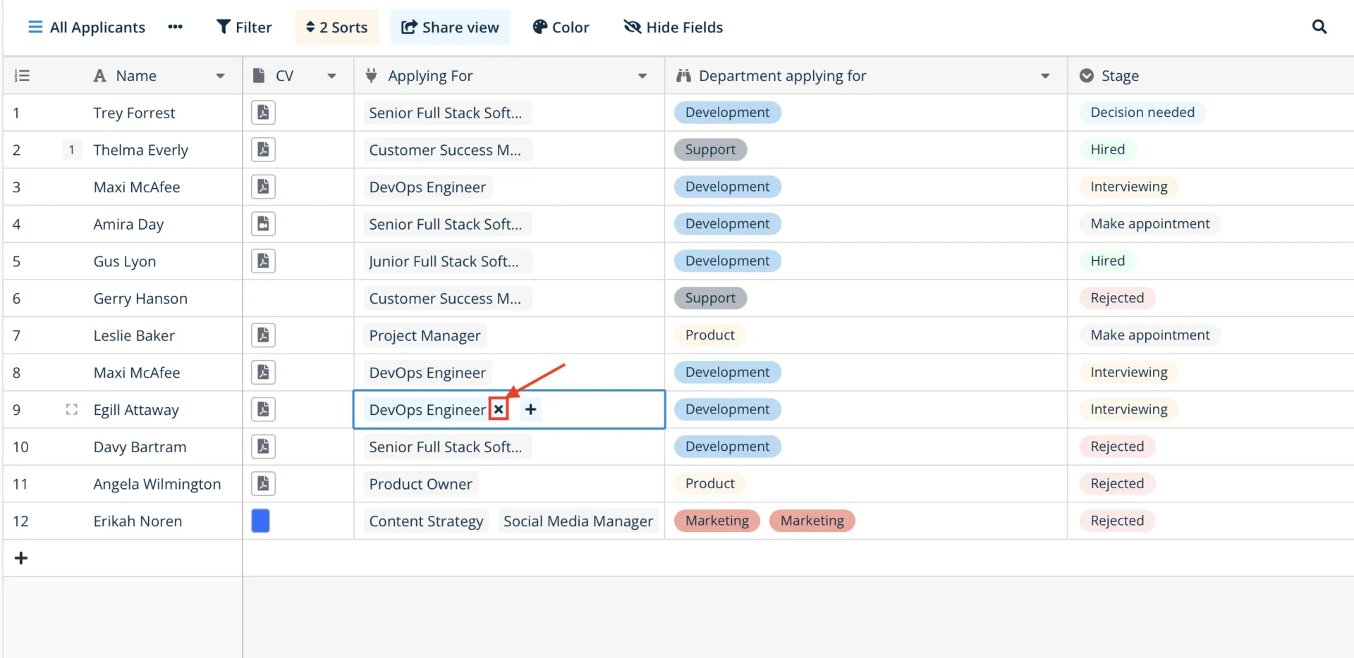 Grade do banco de dados do Baserow mostrando um link para um campo da tabela e uma coluna de pesquisa: alternativa ao Airtable