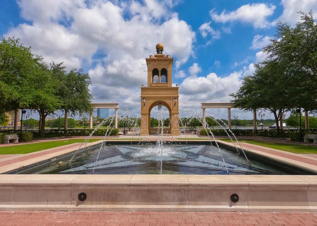 Fontaine et tour du parc Cranes Roost à Altamonte Springs