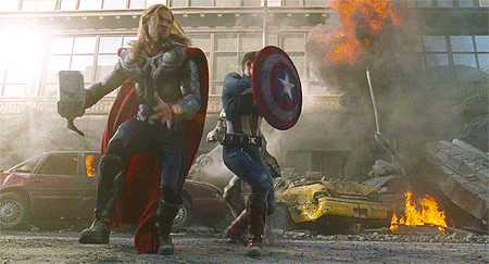 Captain America et Thor combattant les méchants