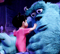 Cảnh ôm nhau trong phim Monsters Inc