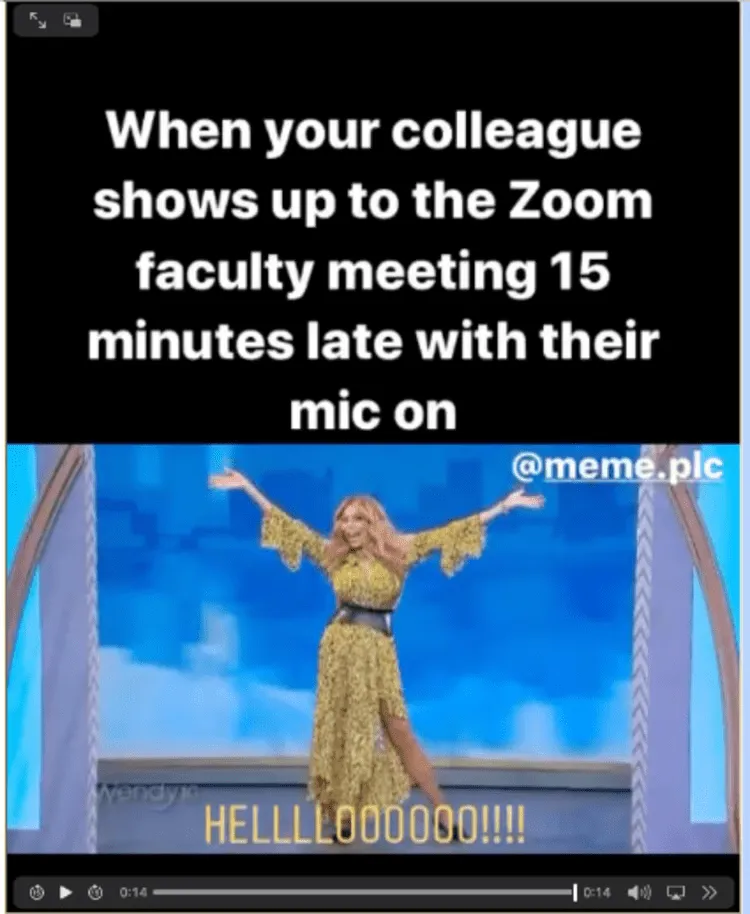 Meme „Přijít pozdě na schůzku s zapnutým mikrofonem“